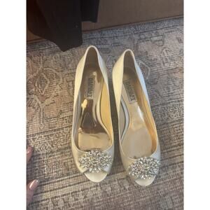 Badgley Mischka Bridal Nakita II Cream Peep Toe Kitten Heel Sz 6.5